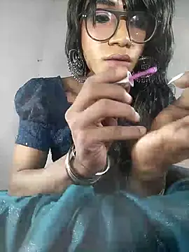 Snapshot of Winterbunny95 chatting on 9, 10, 2025 Winterbunny95 online show from 9, 10, 2025