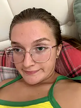 Bellatrisssaa online show from 18, 9, 2025