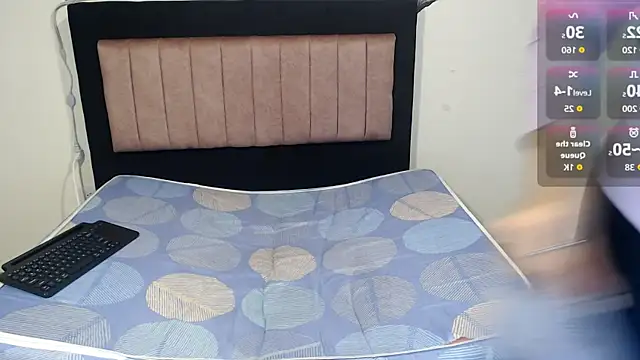 Valeryxs online show from 15, 12, 2025