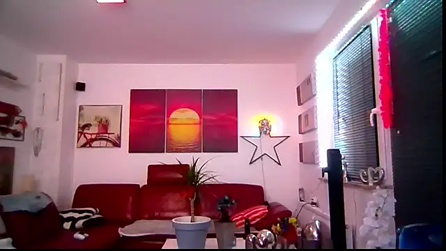 hellgirl1980 online show from 2, 5, 2026