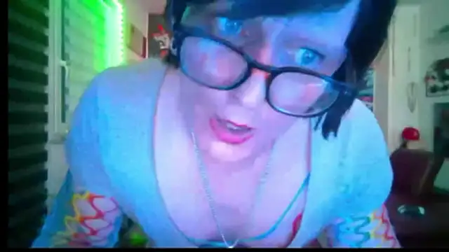 hellgirl1980 online show from 8, 5, 2026