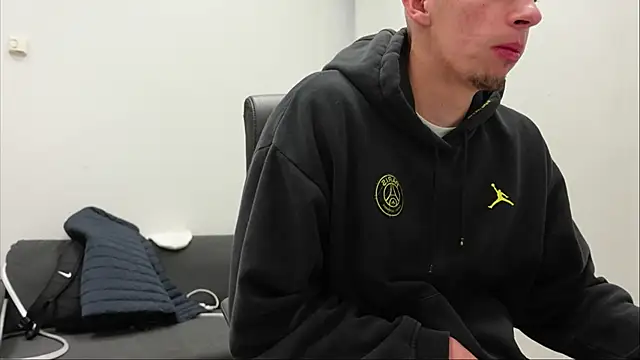 Snapshot of Ryan_Dozer chatting on 4, 10, 2025 Ryan Dozer online show from 4, 10, 2025