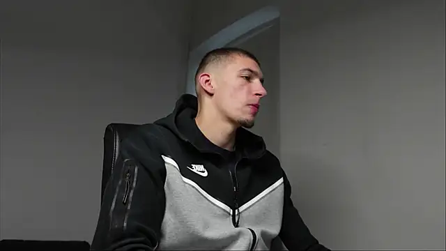 Snapshot of Ryan_Dozer chatting on 5, 10, 2025 Ryan Dozer online show from 5, 10, 2025