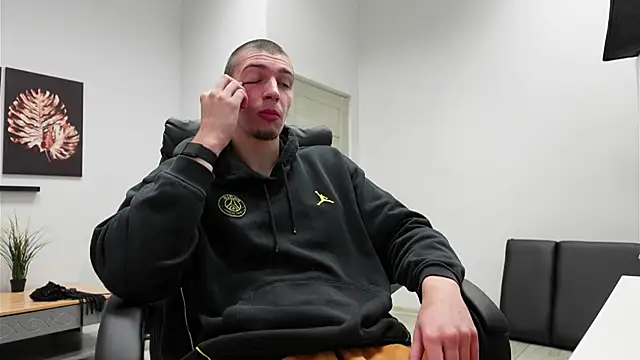 Snapshot of Ryan_Dozer chatting on 25, 10, 2025 Ryan Dozer online show from 25, 10, 2025