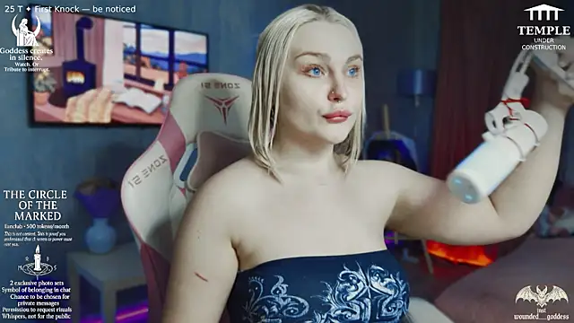 Snapshot of Wounded_Goddess_ chatting on 4, 11, 2025 Wounded Goddess online show from 4, 11, 2025