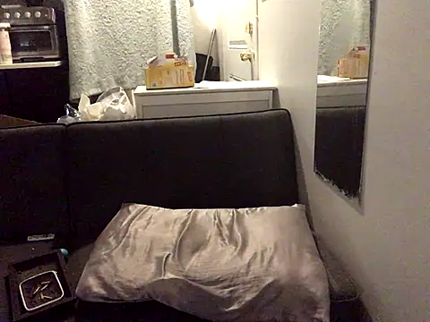 Snapshot of littyleesh1 chatting on 13, 11, 2025 littyleesh1 online show from 13, 11, 2025