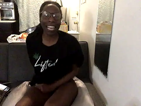 Snapshot of littyleesh1 chatting on 1, 12, 2025 littyleesh1 online show from 1, 12, 2025