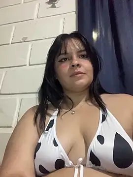 Snapshot of SweetKimi_ chatting on 2, 10, 2025 SweetKimi online show from 2, 10, 2025