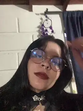 Snapshot of SweetKimi_ chatting on 6, 10, 2025 SweetKimi online show from 6, 10, 2025