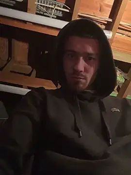 Snapshot of Johnclips2 chatting on 28, 9, 2025 Johnclips2 online show from 28, 9, 2025