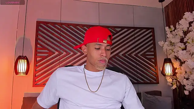 Snapshot of B_Wild chatting on 5, 11, 2025 B Wild online show from 5, 11, 2025