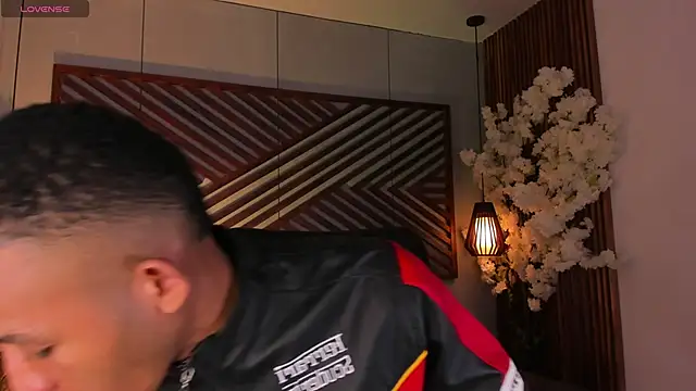 Snapshot of B_Wild chatting on 6, 11, 2025 B Wild online show from 6, 11, 2025