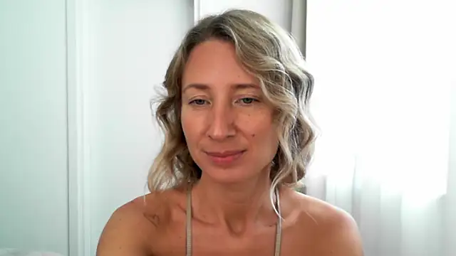 Snapshot of Paevoa chatting on 26, 11, 2025 Paevoa online show from 26, 11, 2025