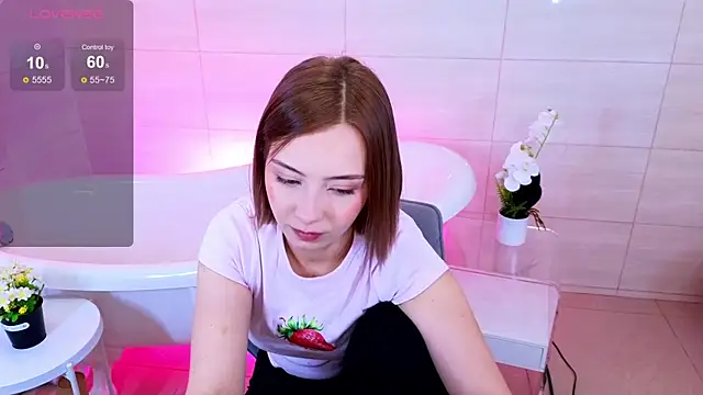 LumMina online show from 5, 10, 2025