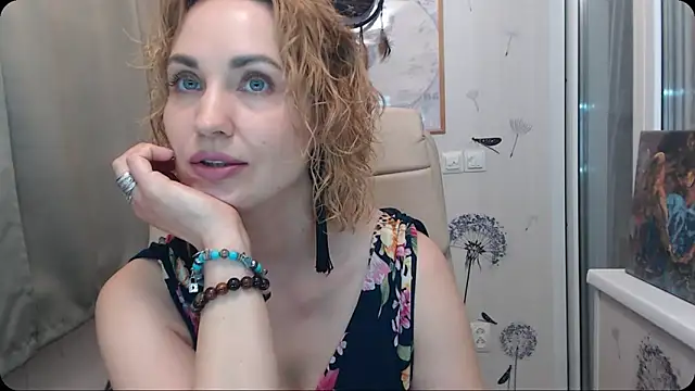 Snapshot of KatrinAlluring chatting on 6, 10, 2025 KatrinAlluring online show from 6, 10, 2025