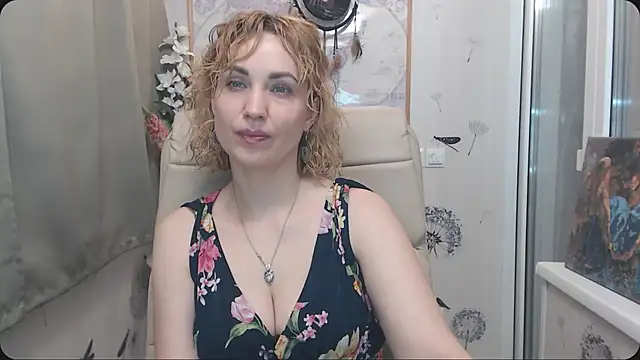 Snapshot of KatrinAlluring chatting on 14, 10, 2025 KatrinAlluring online show from 14, 10, 2025