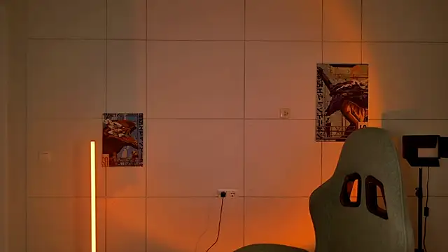 Yoka paradoXXX online show from 15, 10, 2025