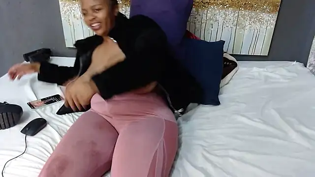 Snapshot of PrettyLisa28 chatting on 16, 9, 2025 PrettyLisa28 online show from 16, 9, 2025