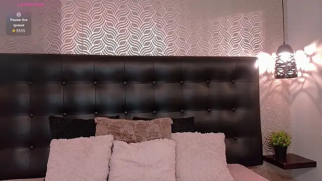 NaiaraMasson  online show from 18, 4, 2026