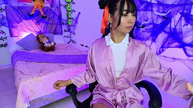 Snapshot of candy_kitt7 chatting on 13, 10, 2025 candy kitt7 online show from 13, 10, 2025