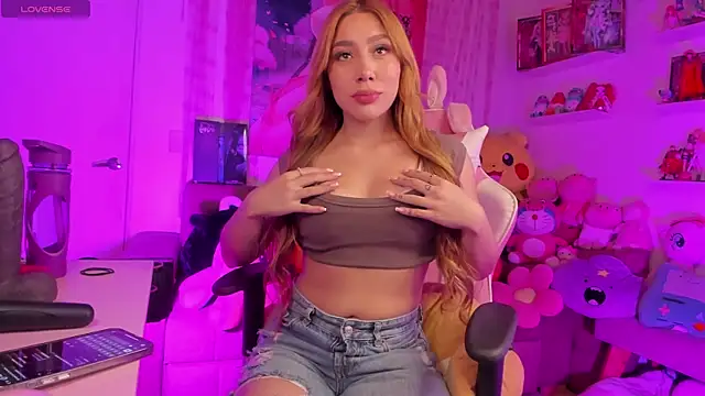 Issa Moon  online show from 30, 10, 2025