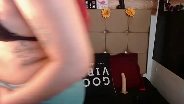 MIA  SPENCER online show from 27, 11, 2025