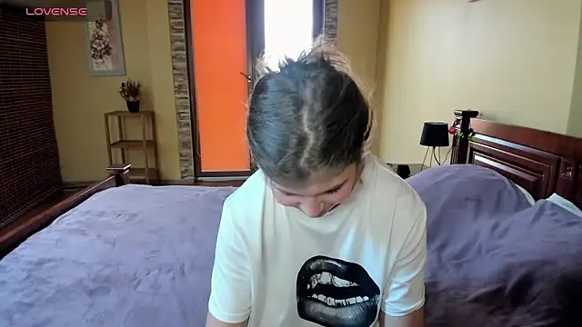 Lilly Jess online show from 15, 9, 2025