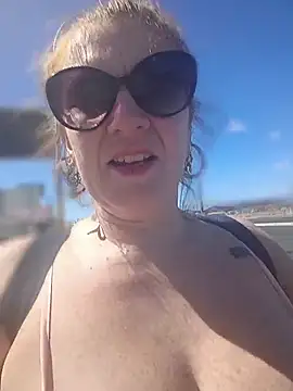 nakedgarbageperson online show from 18, 5, 2026