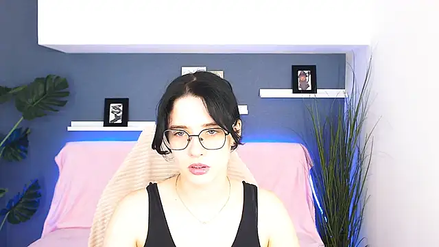 Charming Mysteriousss online show from 13, 10, 2025