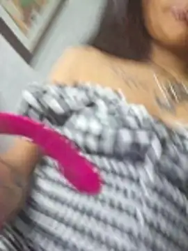 Snapshot of carolinerue chatting on 1, 6, 2026 carolinerue online show from 1, 6, 2026