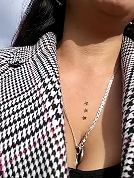 Misshot 01 online show from 6, 10, 2025