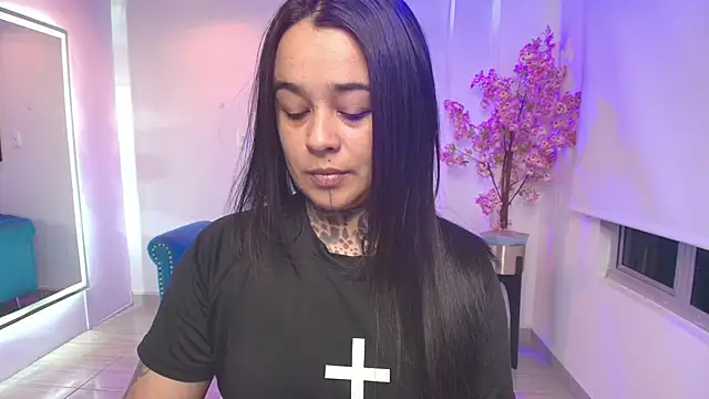 Black roseee online show from 15, 4, 2026