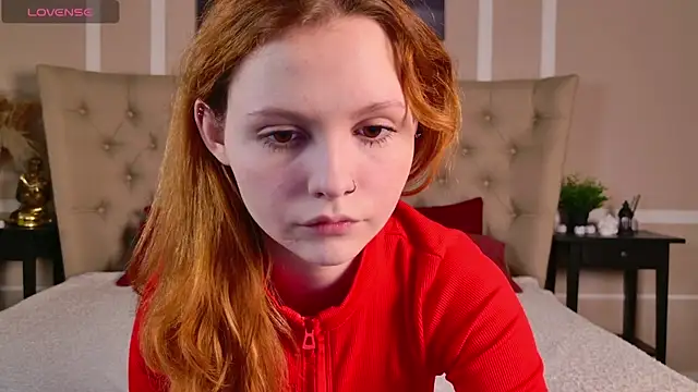 Snapshot of AlisHanson chatting on 5, 12, 2025 AlisHanson online show from 5, 12, 2025