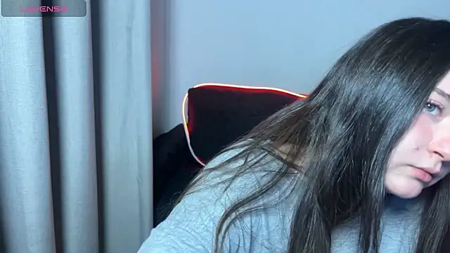 valentinauwu online show from 19, 10, 2025