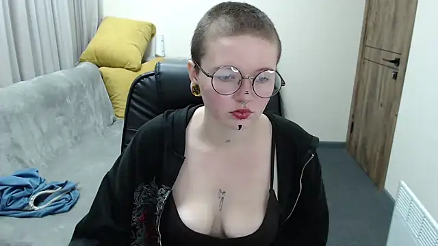 Snapshot of Nika_Snow chatting on 13, 10, 2025 Nika Snow online show from 13, 10, 2025