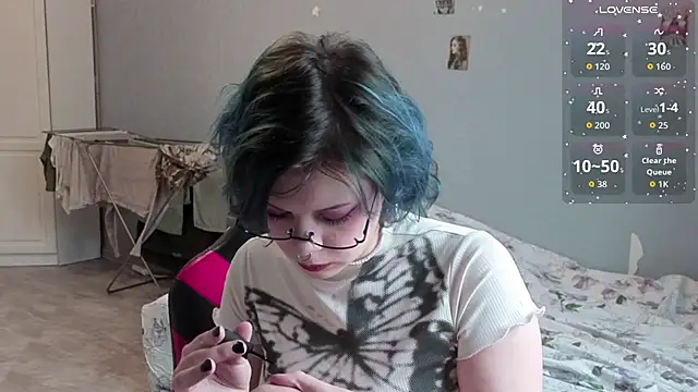 Snapshot of Alice_Zev chatting on 8, 11, 2025 Alice Zev online show from 8, 11, 2025