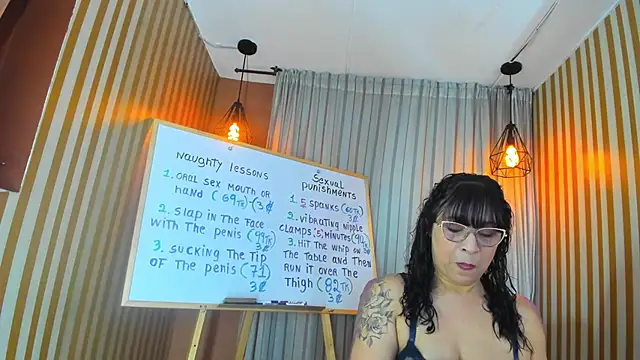 Snapshot of Jenni_Zeller chatting on 3, 10, 2025 Jenni Zeller online show from 3, 10, 2025