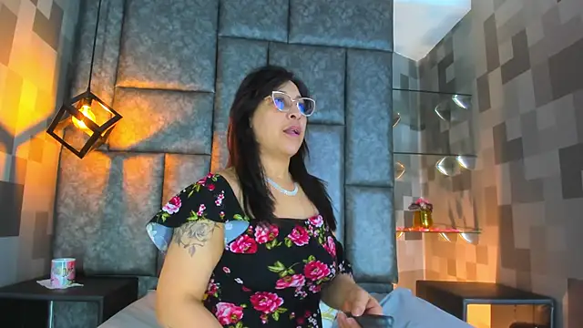 Snapshot of Jenni_Zeller chatting on 16, 10, 2025 Jenni Zeller online show from 16, 10, 2025