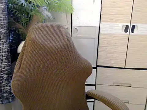 Snapshot of cutie_milker chatting on 25, 2, 2026 cutie milker online show from 25, 2, 2026