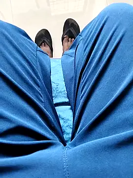 Snapshot of Chanderi19 chatting on 1, 10, 2025 Chanderi19 online show from 1, 10, 2025