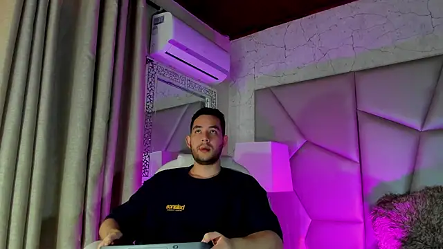 Snapshot of matti_de_lucaa chatting on 12, 9, 2025 matti de lucaa online show from 12, 9, 2025