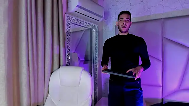 Snapshot of matti_de_lucaa chatting on 15, 9, 2025 matti de lucaa online show from 15, 9, 2025