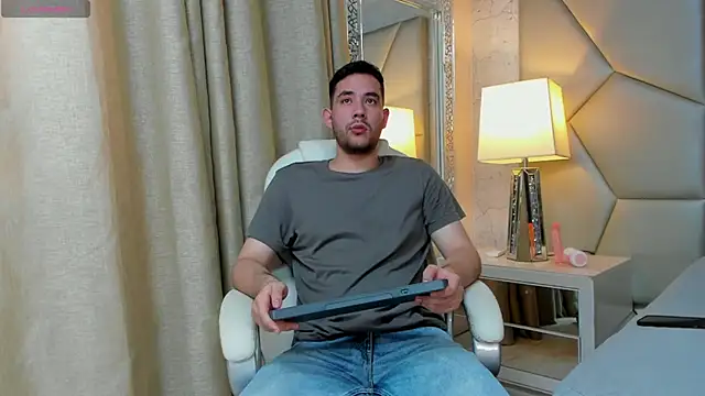 Snapshot of matti_de_lucaa chatting on 25, 9, 2025 matti de lucaa online show from 25, 9, 2025