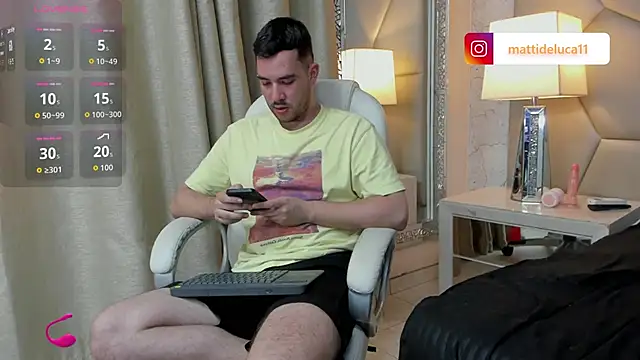 Snapshot of matti_de_lucaa chatting on 6, 10, 2025 matti de lucaa online show from 6, 10, 2025