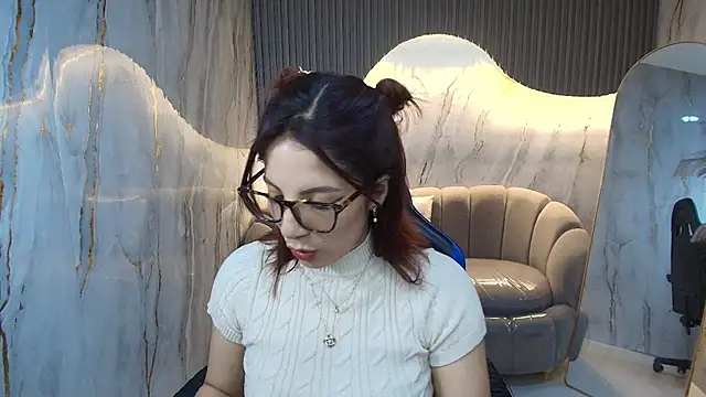 nadia r  online show from 19, 6, 2026