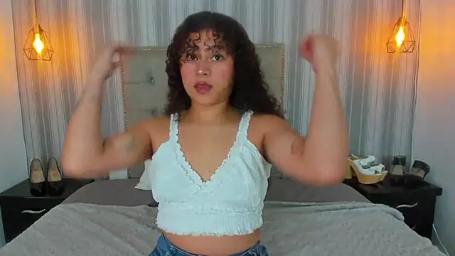 Snapshot of Sofiapassionne chatting on 3, 5, 2026 Sofiapassionne online show from 3, 5, 2026