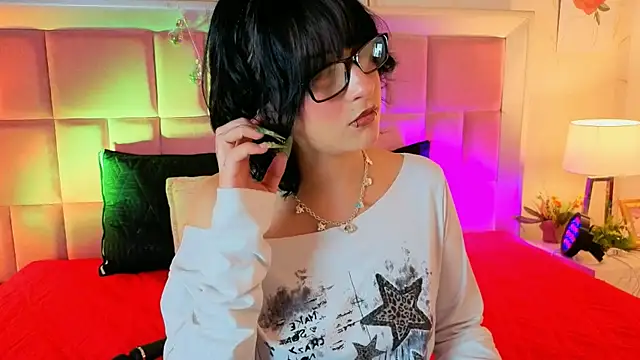 Snapshot of RobinBennett chatting on 15, 5, 2026 RobinBennett online show from 15, 5, 2026