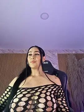 Snapshot of ashly_moonn chatting on 27, 10, 2025 ashly moonn online show from 27, 10, 2025