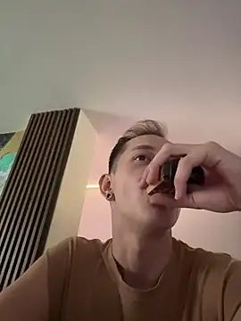 Snapshot of dimitryivanovv chatting on 5, 11, 2025 dimitryivanovv online show from 5, 11, 2025