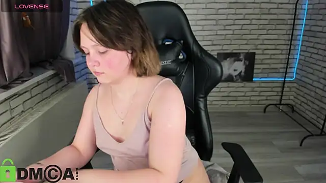 Mila  Cutee online show from 26, 11, 2025